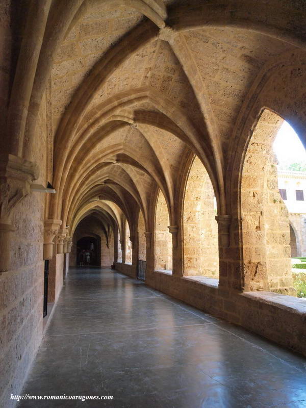 DETALLE DEL CLAUSTRO